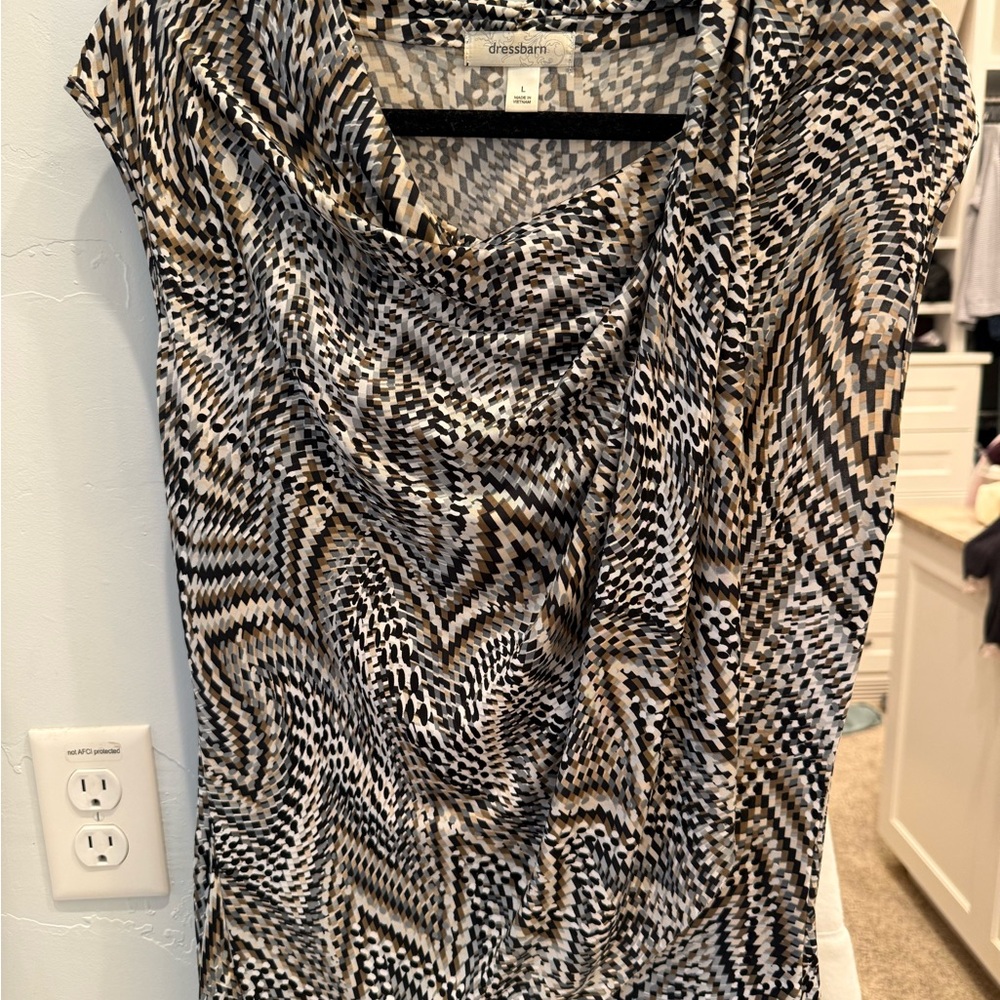 Dressbarn Women's Black and Tan Geometric Blouse